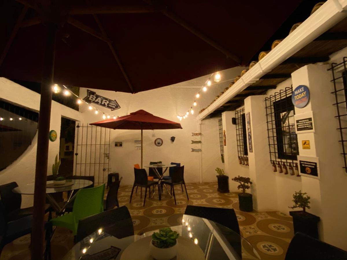 Club Aviva Guatavita - Hostel - Restaurante, Disco & Bar エクステリア 写真
