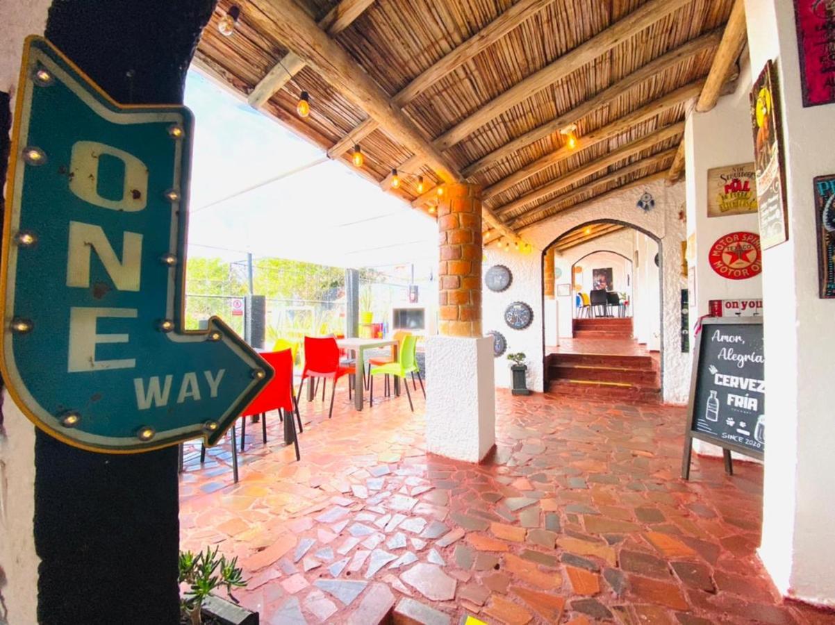 Club Aviva Guatavita - Hostel - Restaurante, Disco & Bar エクステリア 写真