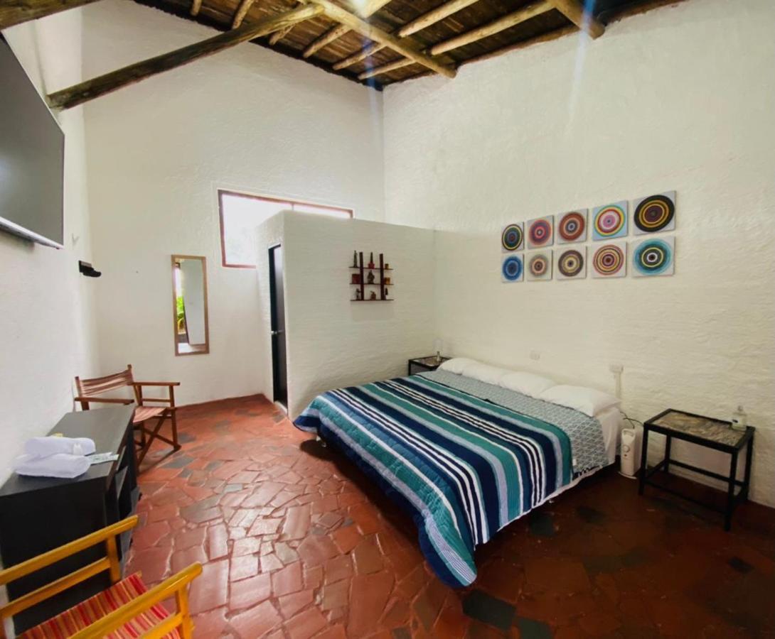 Club Aviva Guatavita - Hostel - Restaurante, Disco & Bar エクステリア 写真