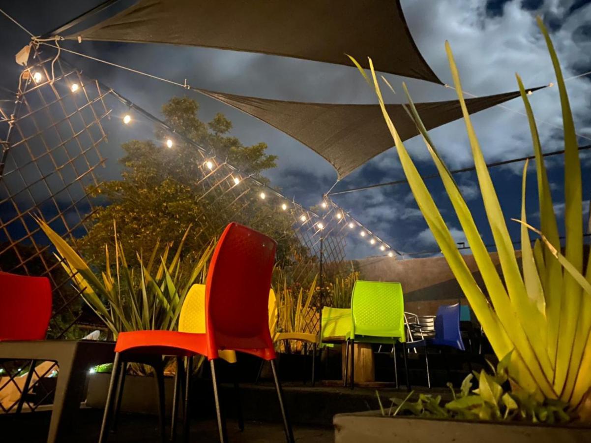 Club Aviva Guatavita - Hostel - Restaurante, Disco & Bar エクステリア 写真