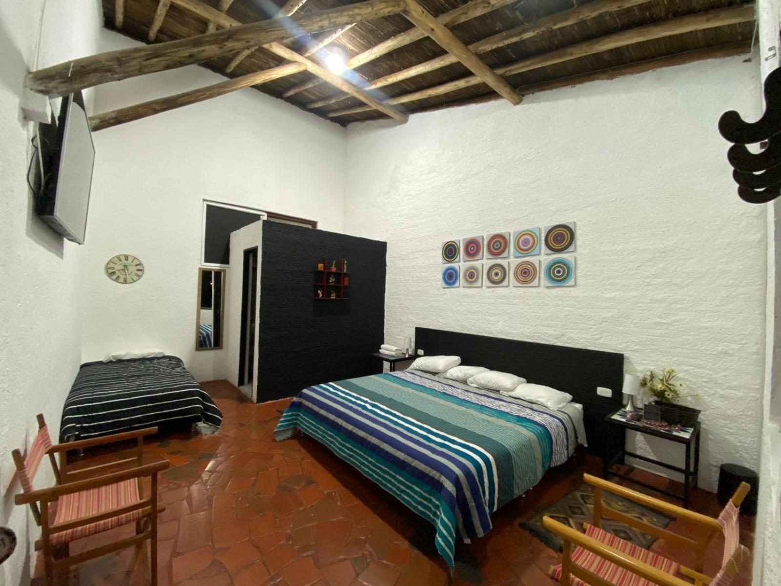Club Aviva Guatavita - Hostel - Restaurante, Disco & Bar エクステリア 写真